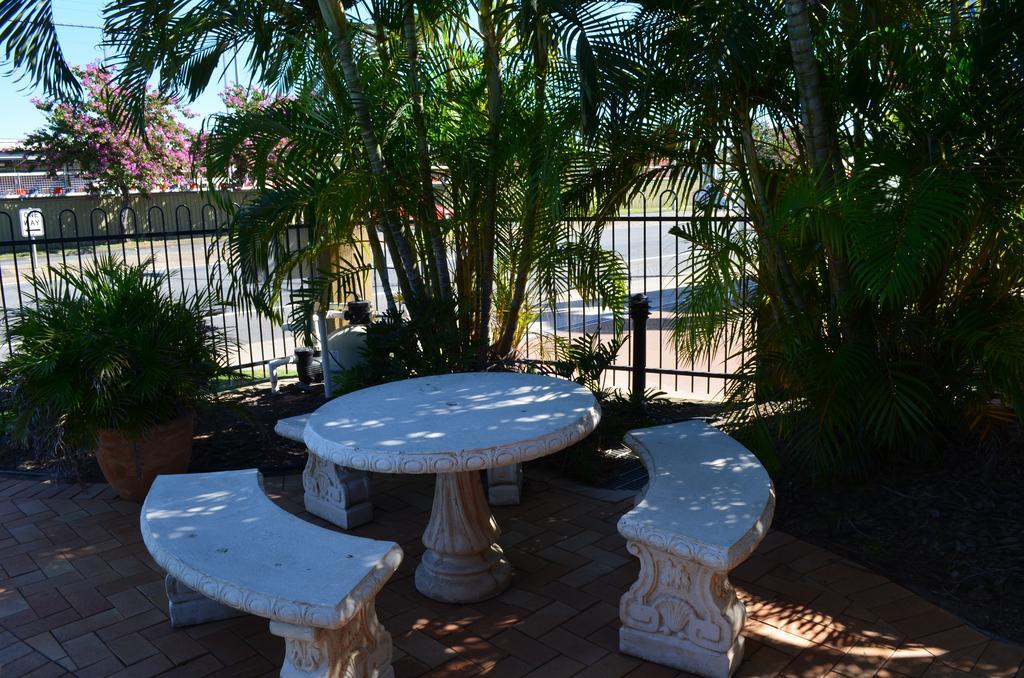 Rockhampton Palms Motor Inn Extérieur photo