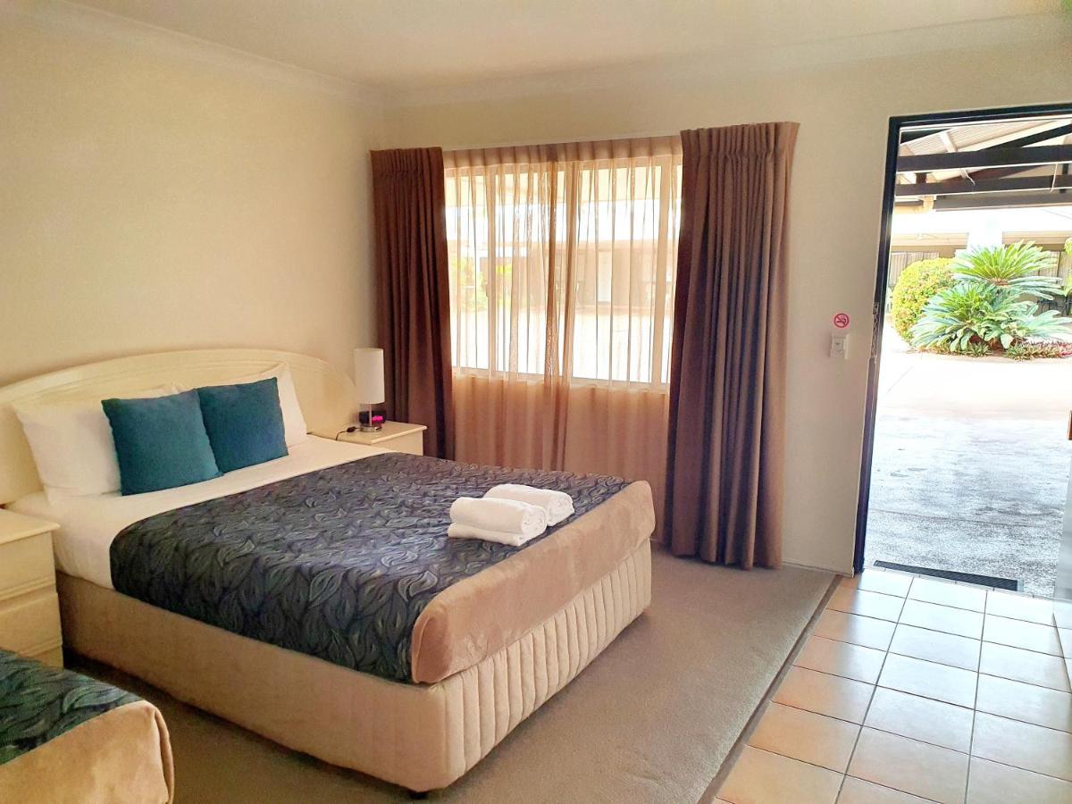 Rockhampton Palms Motor Inn Extérieur photo