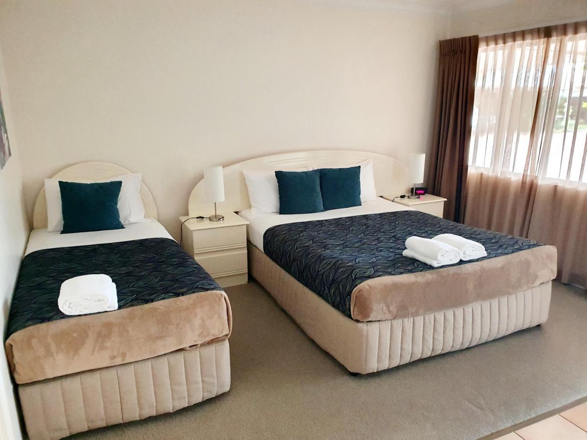 Rockhampton Palms Motor Inn Extérieur photo
