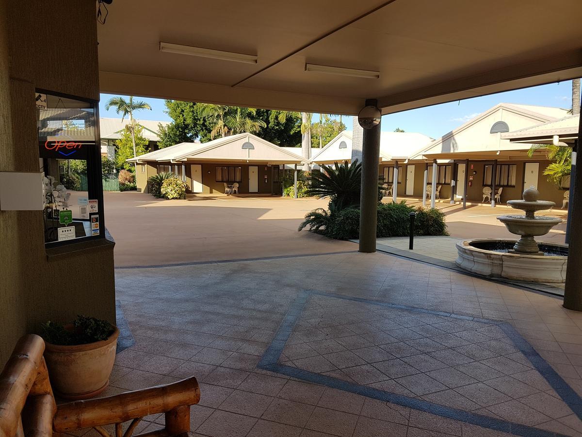 Rockhampton Palms Motor Inn Extérieur photo